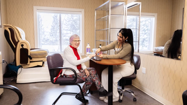 How Intergenerational Bonds Enrich Senior Living